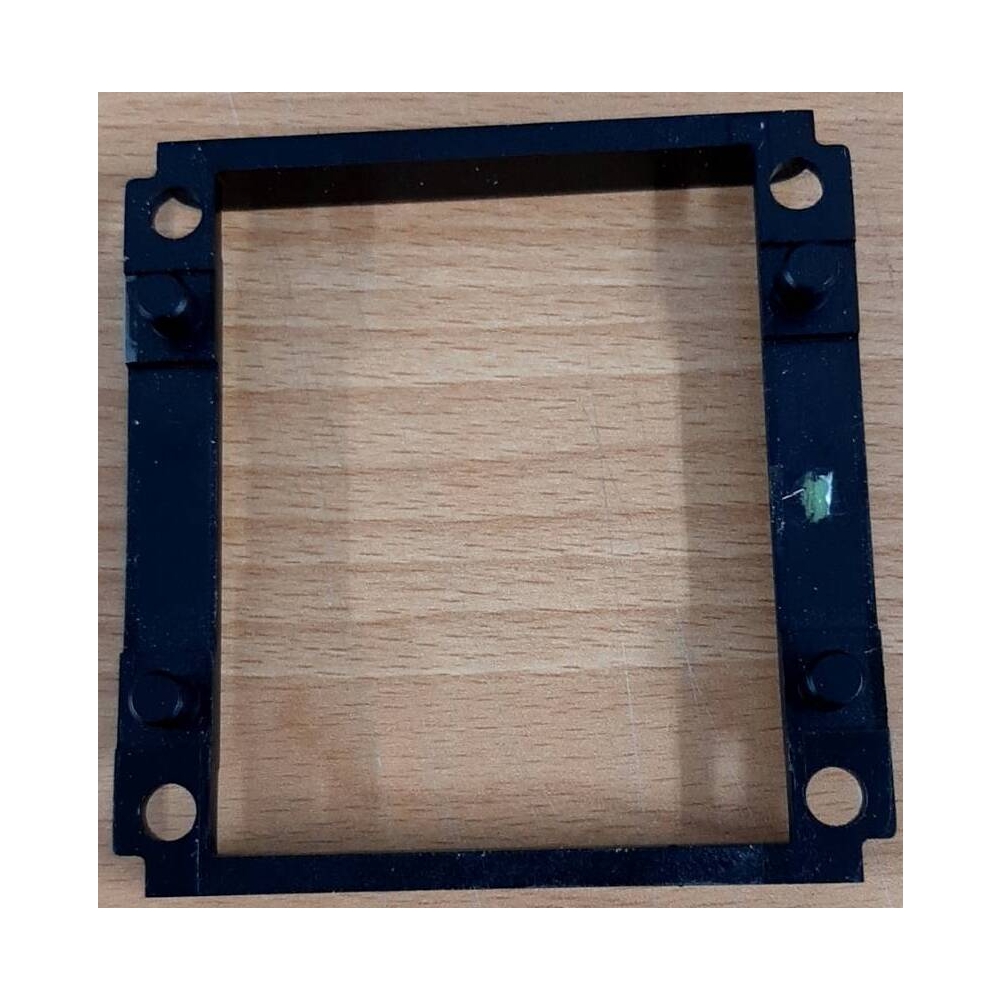 
成本低，一組模具最多可複製15~20個模型。
暫用模具為矽膠材質，注型品為PU材質